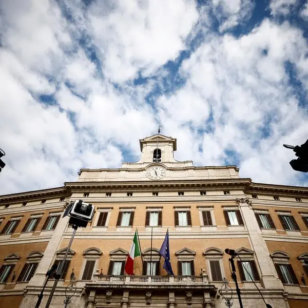 Italian debt markets sanguine ahead of Moody's ratings test