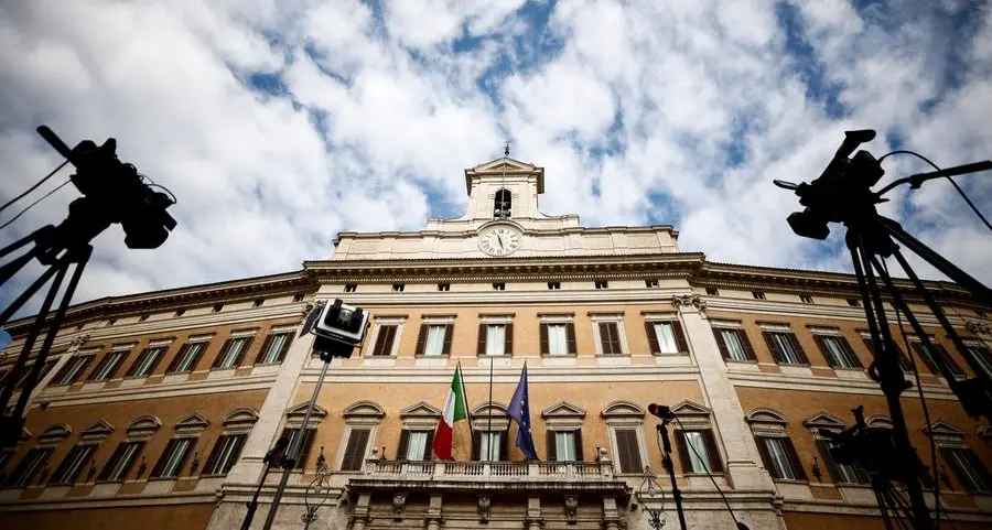 Italian debt markets sanguine ahead of Moody's ratings test