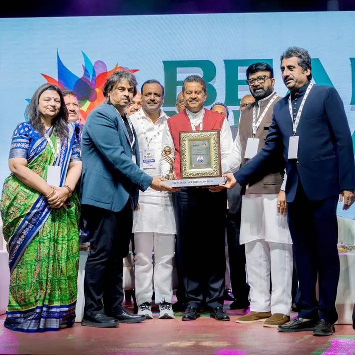 Dr. Thumbay Moideen honored as Global Business Icon 2025 at Beary Mela 2025