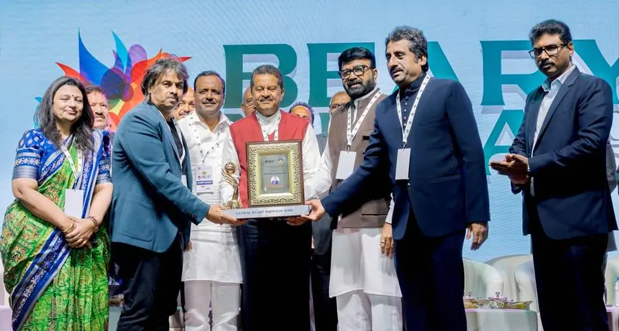 Dr. Thumbay Moideen honored as Global Business Icon 2025 at Beary Mela 2025