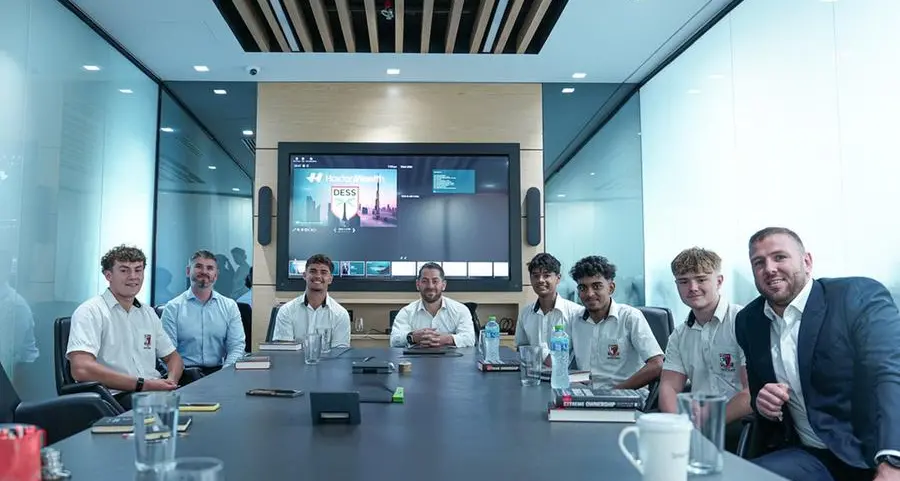 Hoxton Wealth partners with Squirrel Education on sixth-former training day