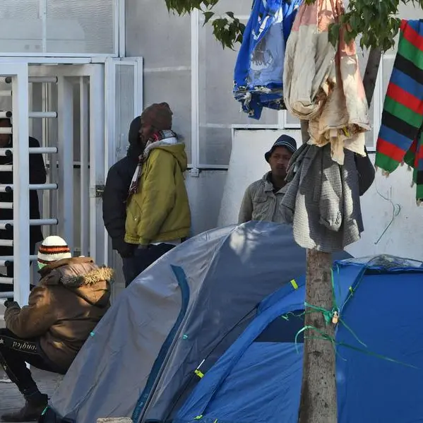 Hundreds of fearful sub-Saharan migrants flee Tunisia