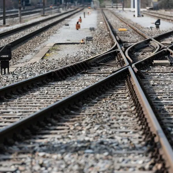 Iraq purses rail, trade zone projects with Iran