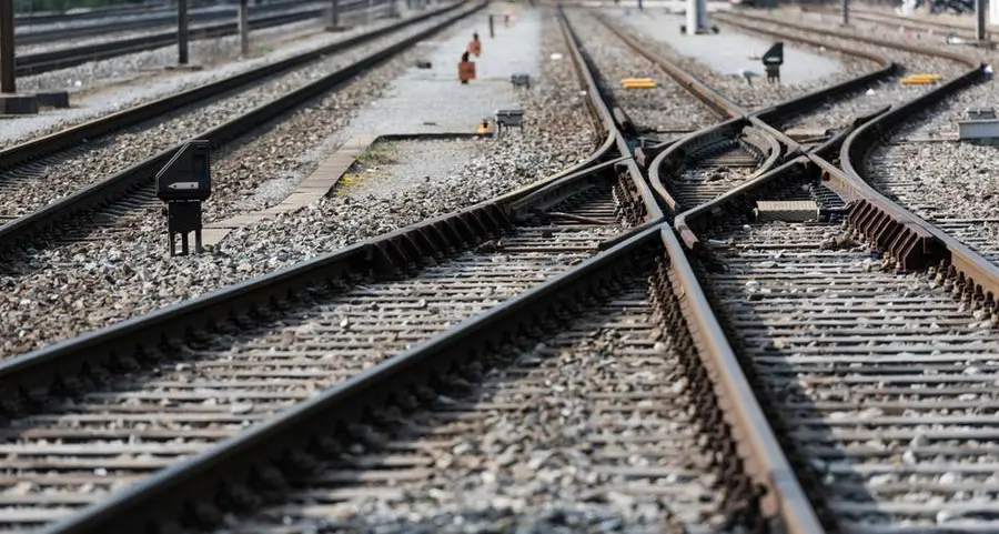 Iraq purses rail, trade zone projects with Iran