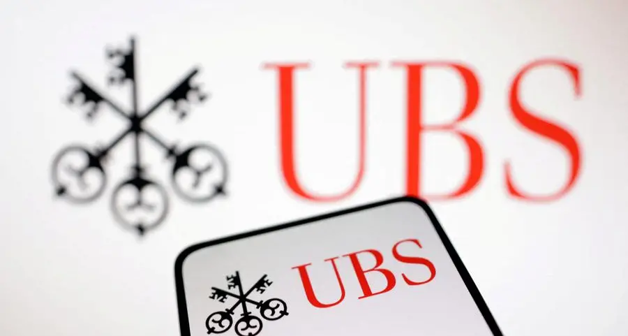 Credit Suisse meets to weigh options, under pressure to merge with UBS