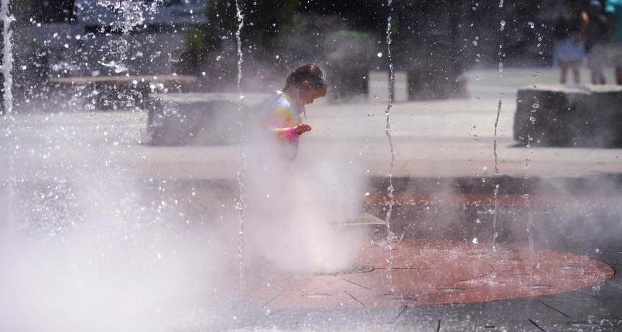 What is behind the heat waves affecting the United States?