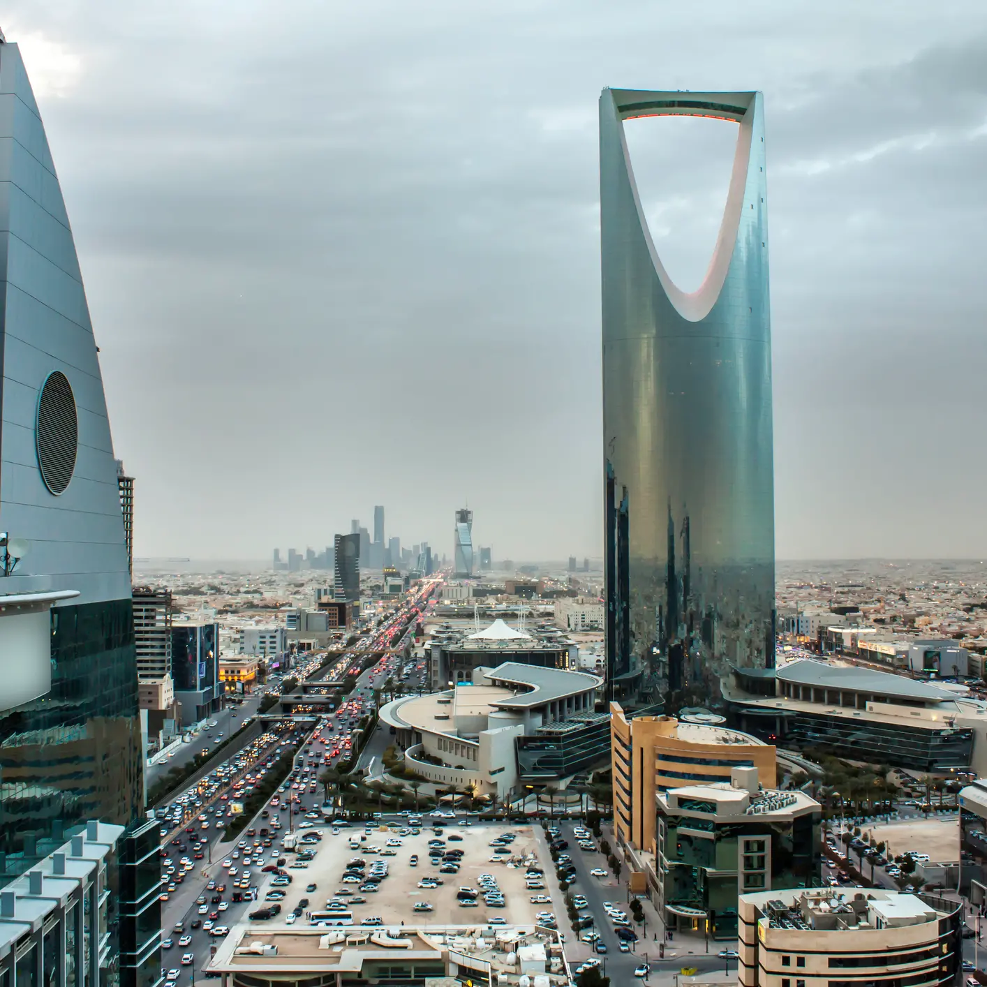 Saudi non-oil private sector activity eases in December