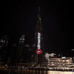 \"Almentor\" lights \" Burj Khalifa\" revealing its latest edition