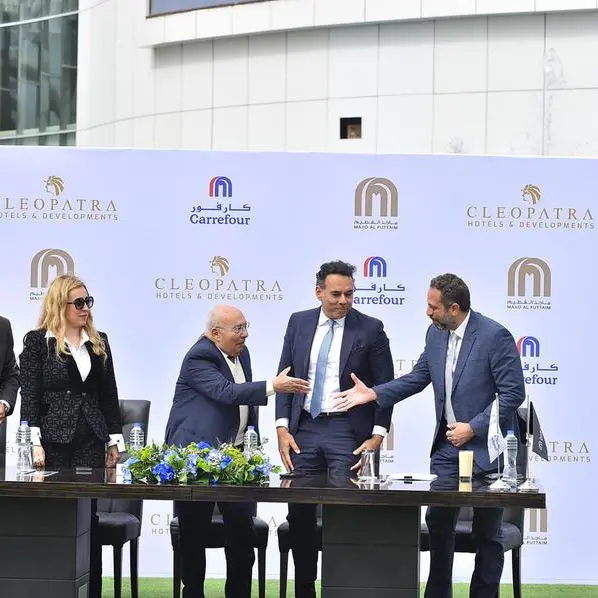 Carrefour Egypt signs its first and largest branch in Sheikh Zayed with Cleopatra Group
