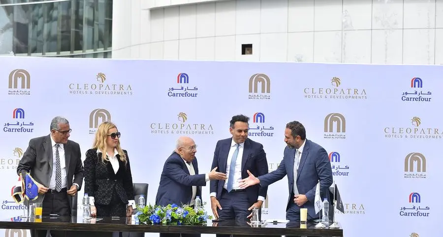 Carrefour Egypt signs its first and largest branch in Sheikh Zayed with Cleopatra Group