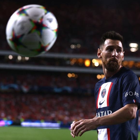 Messi taken off due to tiredness, says PSG coach