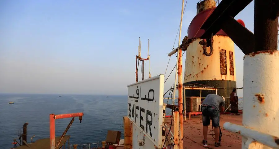 UN hands over boat for oil transfer from rusting Yemen tanker