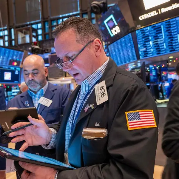 US stocks end banner year with modest loss in final session