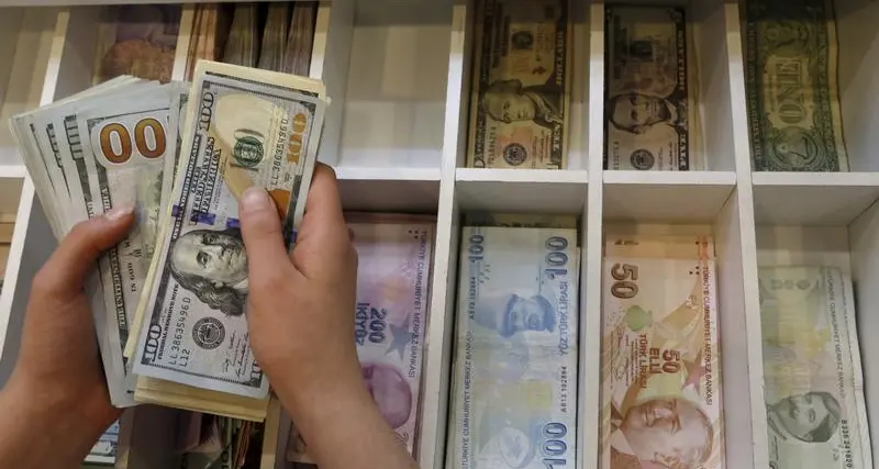 «ستاندرد آند بورز» تحذر من ارتفاع مخاطر تمويل تركيا لديونها من الخارج