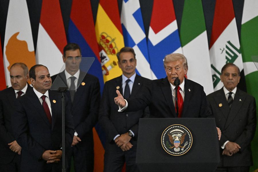 US President commends UAE's prominent role in supporting his peace plan to end war in Gaza