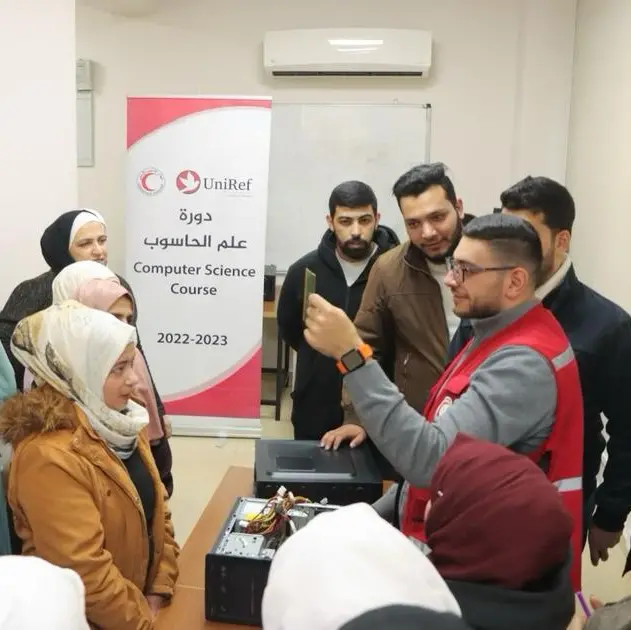 Swiss NGO UniRef ramps up drive to take computer science courses to more refugees