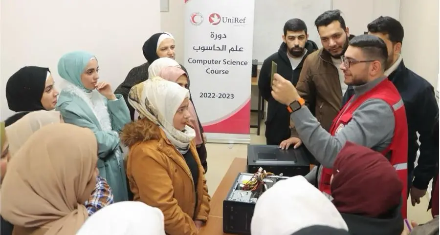 Swiss NGO UniRef ramps up drive to take computer science courses to more refugees