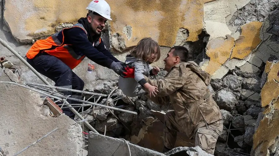 Desperate search for quake survivors in Turkey, Syria