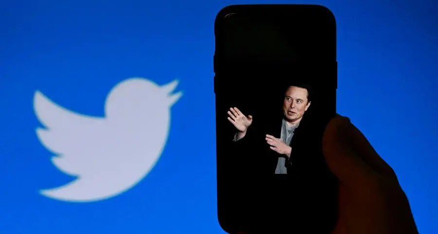 Musk announces gold, gray and blue badges for Twitter accounts