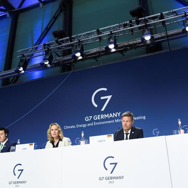 G7 hopes to show unity on Ukraine despite darkening economic outlook