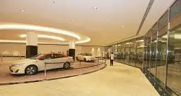 Mall of the Emirates enhances accessibility with additional car park spaces and taxi rank