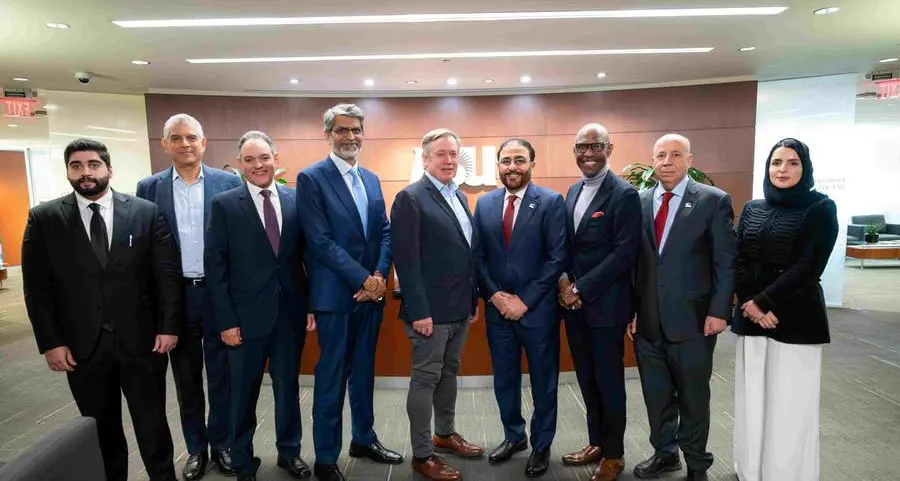 Hamdan Bin Mohammed Smart University explores advanced global models in artificial intelligence and digital education