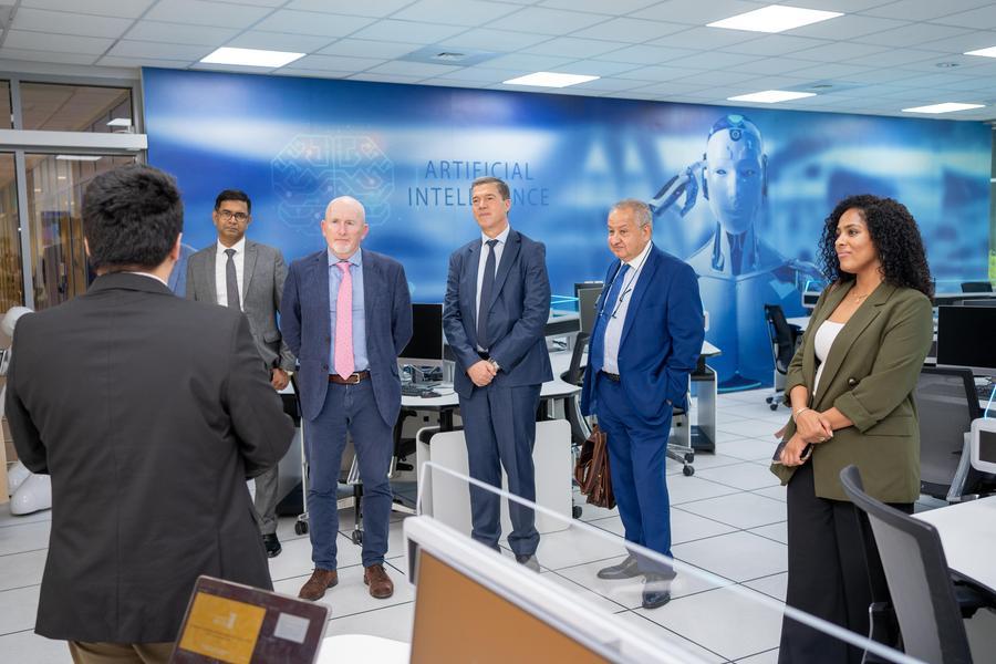 Univerza v Dohi sklenila sporazum o sodelovanju z britanskimi podjetji za poglobljeno tehnologijo