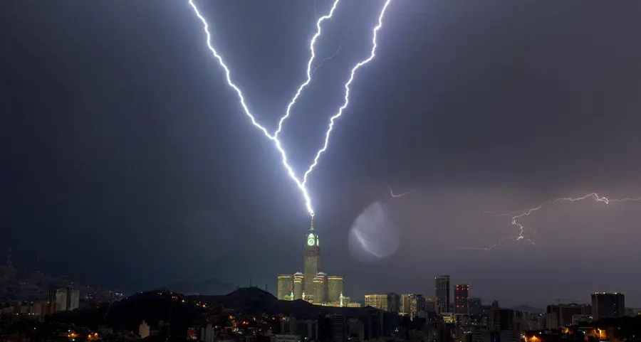 Civil Defense cautions public amid forecast of thunderstorms to hit most Saudi regions until Wednesday