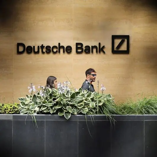 Deutsche Bank tumbles as jittery investors seek safer shores