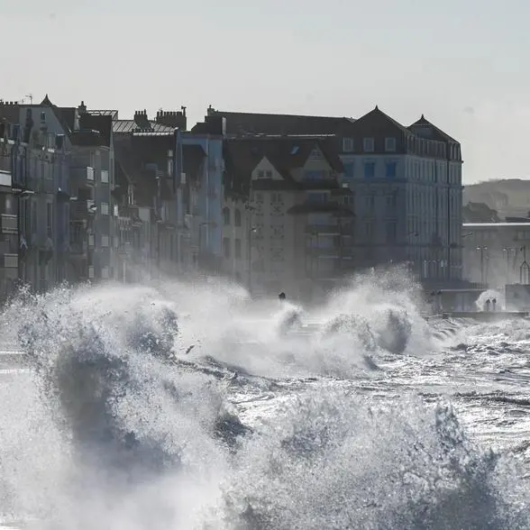 UK mega-lab generates weather to test homes of future