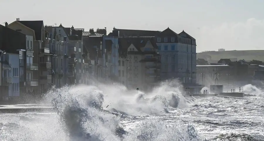 UK mega-lab generates weather to test homes of future