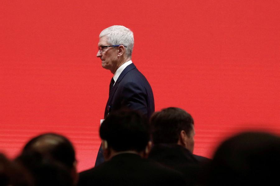 Apple CEO forecasts holiday quarter iPhone sales that top Wall Street estimates