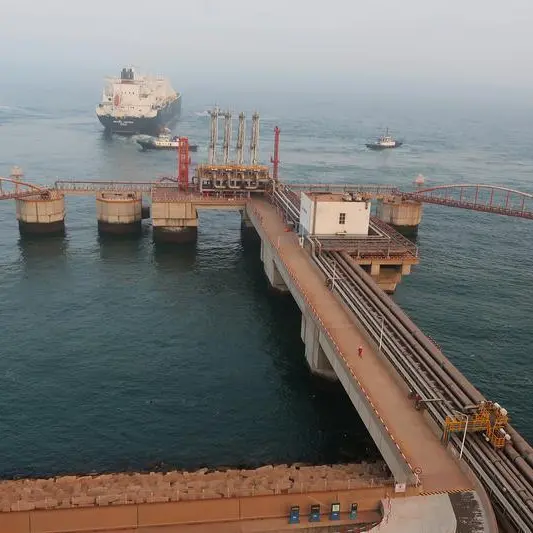 China's CNOOC awards $2.4bln LNG tanker building contracts\n