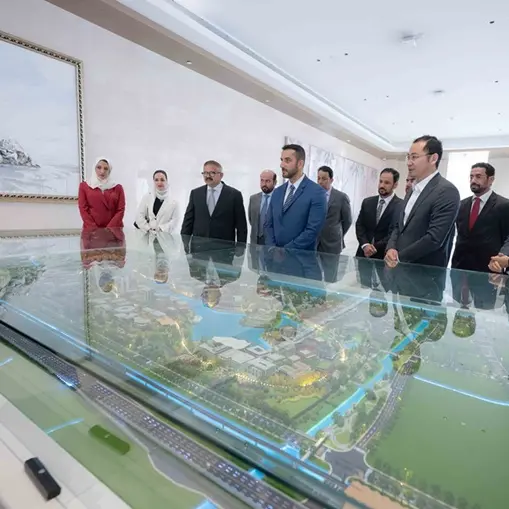Sultan bin Ahmed visits Huawei R&D Centre and SMG in China