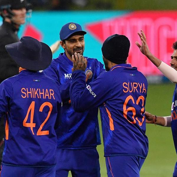 India dismissed for 219 in third ODI against New Zealand