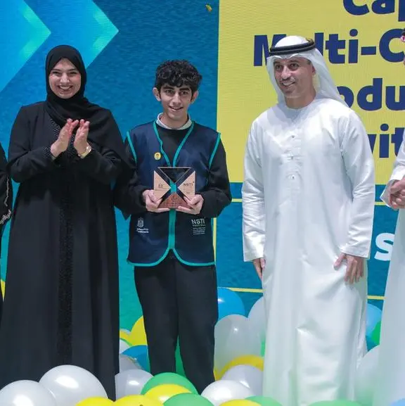 Ahmad Belhoul Al Falasi honours winners of the ‘Emirates Young Scientist Competition’