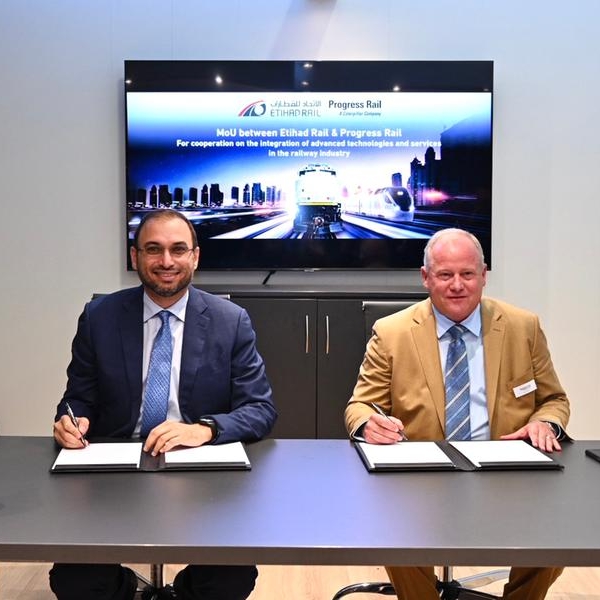 Etihad Rail signs MoU at InnoTrans 2022 with leading international railway companies