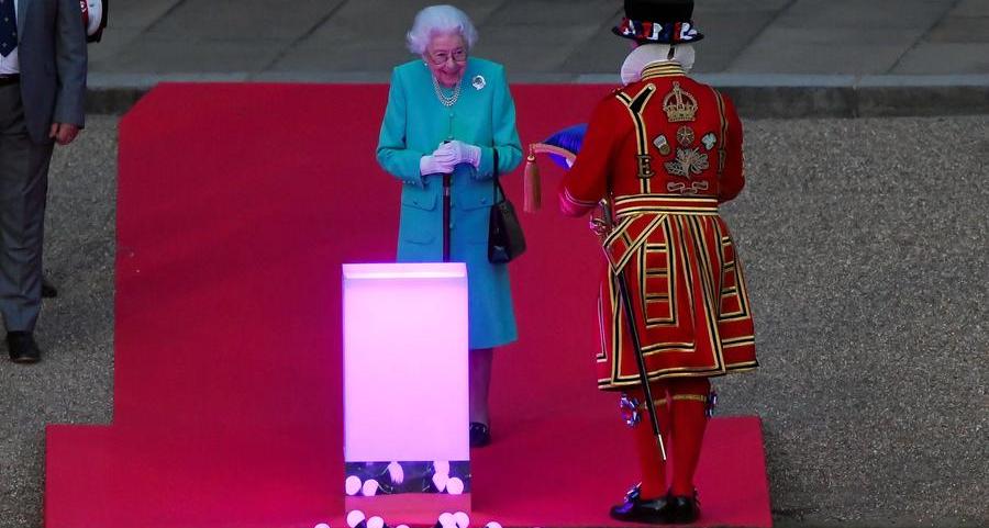 UK government sends Queen Elizabeth a music box to celebrate her jubilee