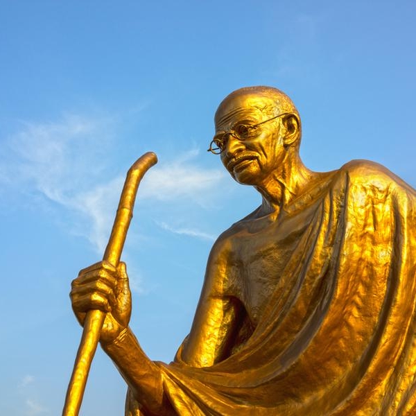 Mahatma Gandhi statue unveiled in Oman