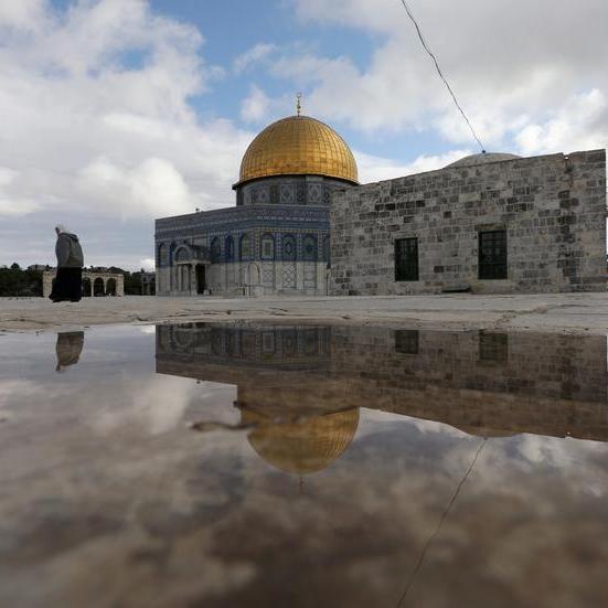 Jerusalem's Al-Aqsa Mosque shut as precaution against coronavirus by Muslim clerics