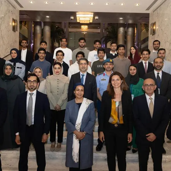 Ministry of Finance organises awareness session for Emirati students in Washington