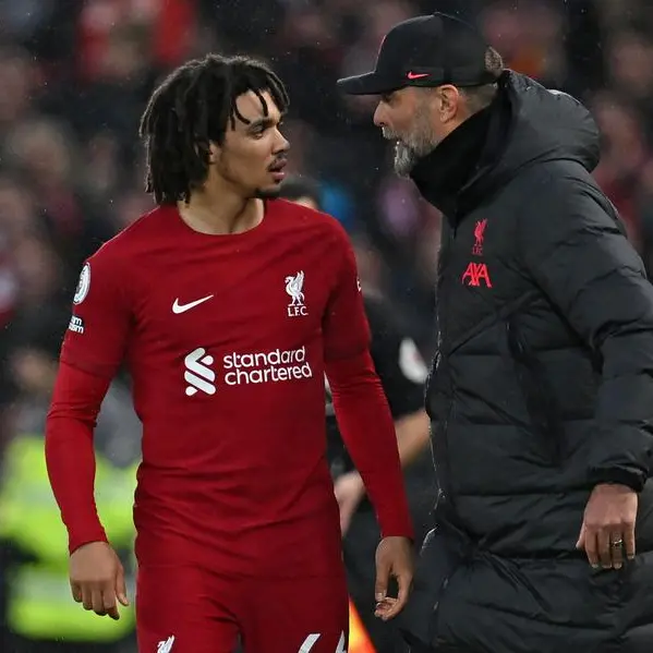 Liverpool's Alexander-Arnold hit by knee injury