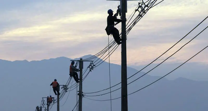 الجزائر تخطط لتصدير 4 آلاف ميغاواط من الكهرباء النظيفة إلى الأسواق العربية