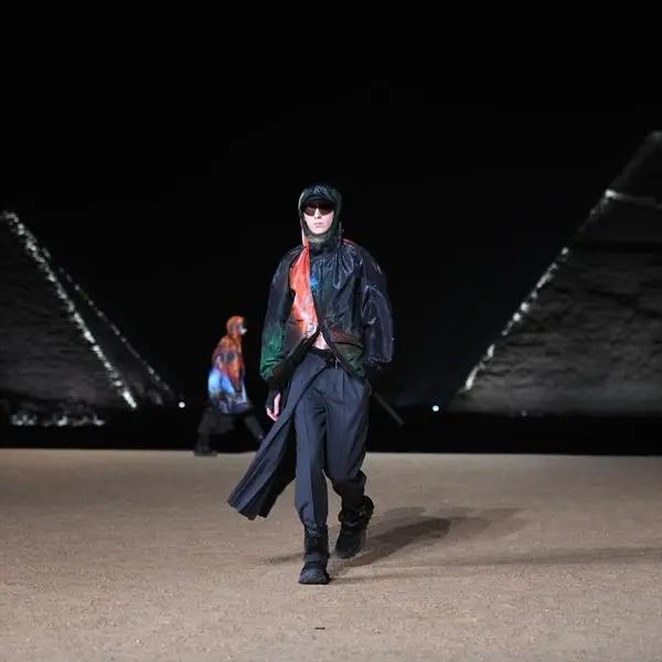 Dior showcases fashion in shadow of Egypt's pyramids