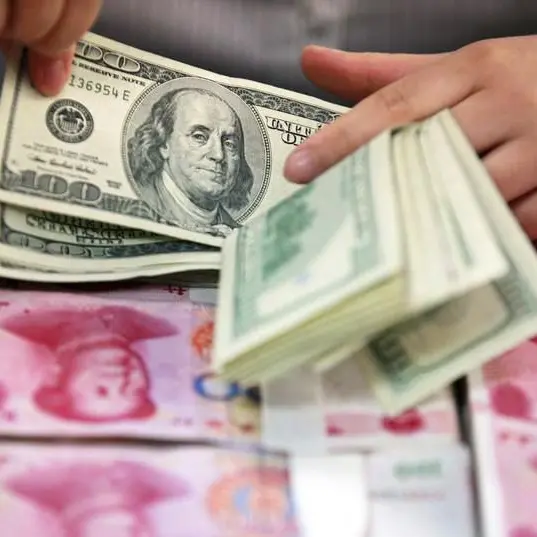 Inflation fears and Iran uncertainty lift the dollar