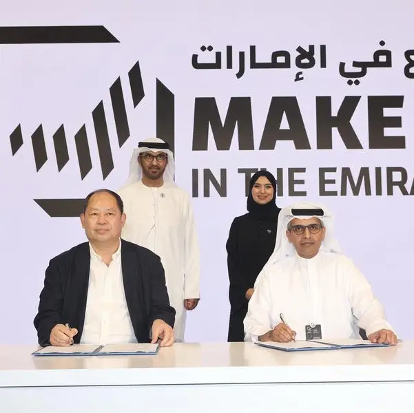 H.E. Dr. Sultan Ahmed Al Jaber and H.E. Dr. Amna bint Abdullah Al Dahak witness signing of Silal and China’s SVG