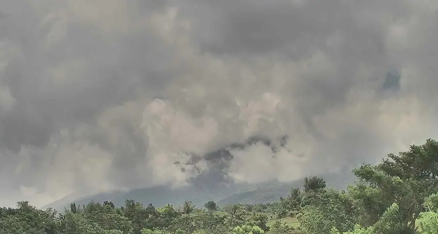 Hundreds flee after Philippine volcano warning