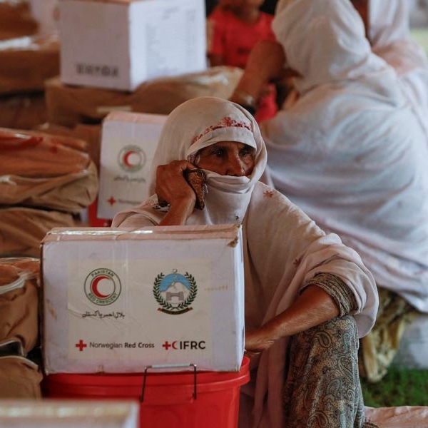 UAE: 'We Stand Together' initiative supplies 1,200 tonnes of food, health and general hygiene items, 30,000 food kits to flood-hit Pakistan