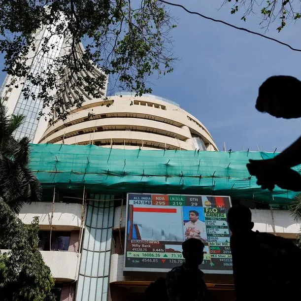 IT, private banks lead Indian shares to third day of record closing highs