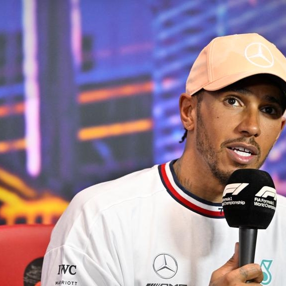 Hamilton plans to continue racing beyond end of current Mercedes deal